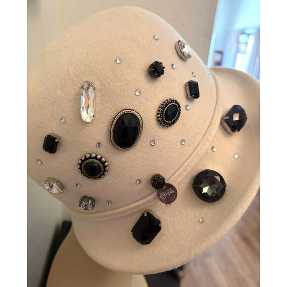 Complit by Marisa Designer 100% Wool Cream Cloche Hat Adorned One of Kind Bling - Picture 6 of 9